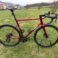 T RED ARACNIDE ACCIAIO