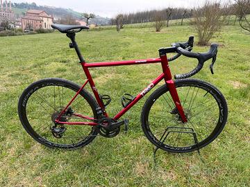 T RED ARACNIDE ACCIAIO