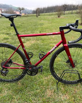 T RED ARACNIDE ACCIAIO