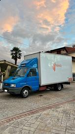 Furgone cassonato Iveco Daily 35-10, patente B