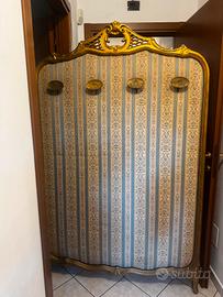 Elegante appendiabiti in stile Barocco