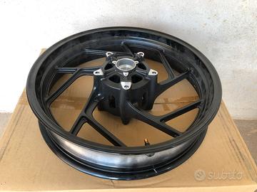 CERCHIO ANTERIORE SUZUKI GSX-S 750