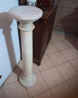 colonnina in marmo bianco di Carrara 