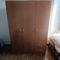Armadio a tre ante