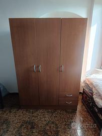 Armadio a tre ante
