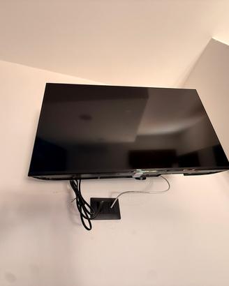 SMART TV  32 POLLICI + STAFFA