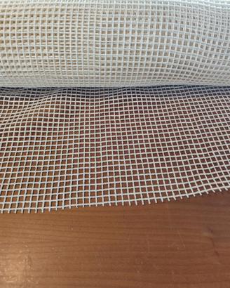 Rete antiscivolo per tappeti