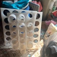 Svariati stampi per formaggio