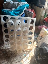 Svariati stampi per formaggio