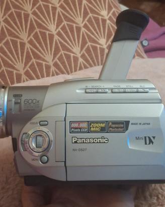 Videocamera Panasonic NV-GS200 MiniDV - Argento, Zoom Ottico 10x, Usata