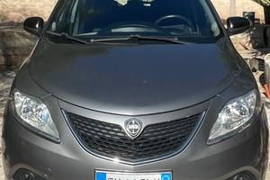 Lancia Y