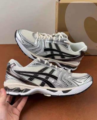 Scarpe da corsa Asics Gel-Kayano 14, taglia 43.5