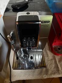 Macchina del caffè de longhi in grani