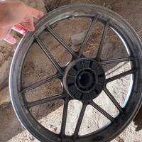Cerchio in lega  posteriore moto guzzi v65