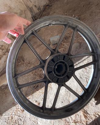 Cerchio in lega  posteriore moto guzzi v65