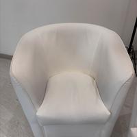 Poltrona bianca in ecopelle