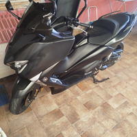 Yamaha T-max 530