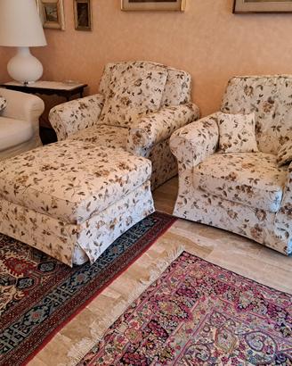 Divano + 2poltrone e pouf