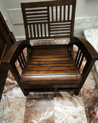 mobili etnici :poltrone teak stile Indonesiano. 