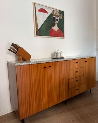 Mobile in legno e granito