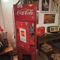 Distributore bibite Coca Cola