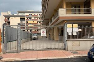 Area parcheggio posto auto Via Lucania C.so Italia