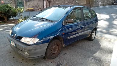 Renault Scenic Megane 272.000 km anno 1998 benzina