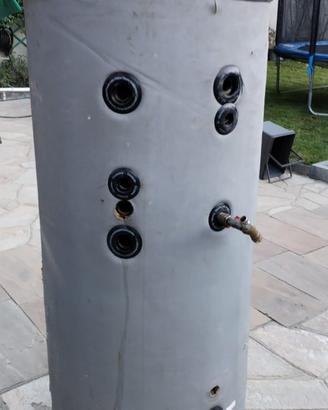 Bollitore solare verticale a doppia serpentina