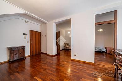 3 LOCALI A REGGIO NELL'EMILIA