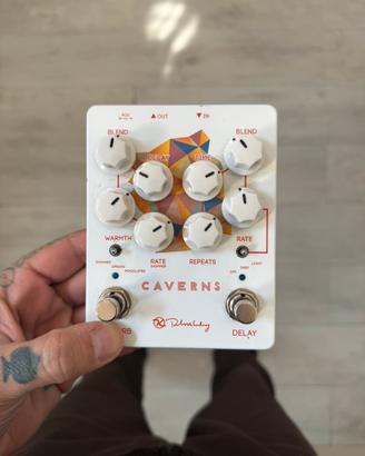 Keeley Caverns riverbero e delay pedal