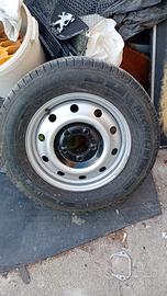 Per Fiat Ducato ruota completa nuova  Michelin