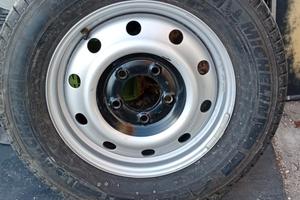 Per Fiat Ducato ruota completa nuova  Michelin