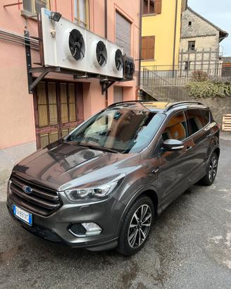 Ford kuga st line awd 4x4