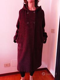 Cappotto viola con cappuccio