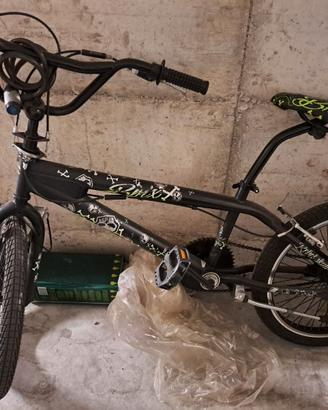 BICICLETTA BMX