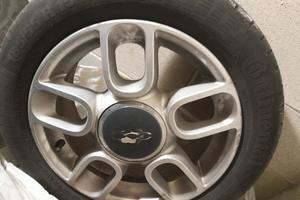 cerchi in lega con gomne