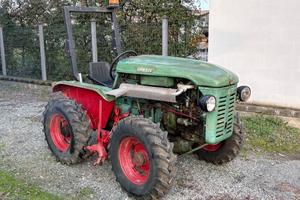 Eron Meroni modello D 25 4x4 con arco di protezion