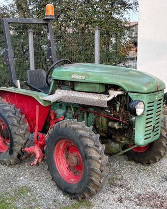 Eron Meroni modello D 25 4x4 con arco di protezion