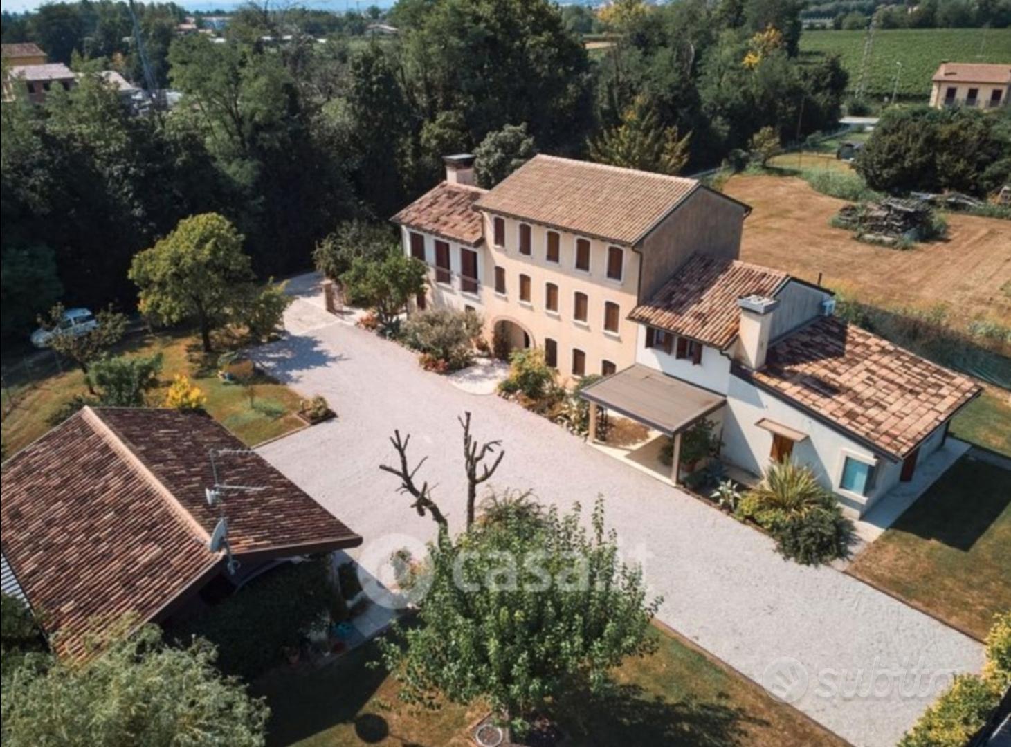 Villa indipendente in zona Cosniga - Vista 2