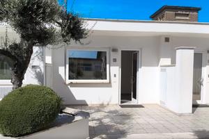 ALBANO PAVONA MONOLOCALE Con CORTE ESTERNA PRIVATA