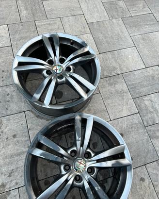 2 cerchi alfa romeo giulietta da 17