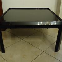 Tavolino design vintage in plastica colore nero