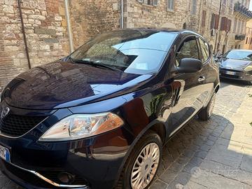 Lancia Ypsilon (NEOPATENTATI)