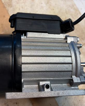 Motore elettrico monofase