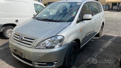 Ricambi Toyota Avensis Verso