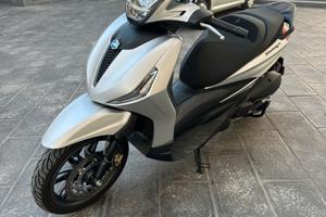 Beverly 300s