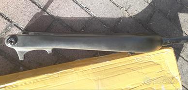 Forcella in carbonio boost