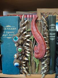 Book Nook Mimic dipinto a mano