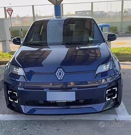 RENAULT R5, ICONIC-5, ELETTRICA