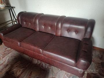 Divano e poltrone in pelle vintage 